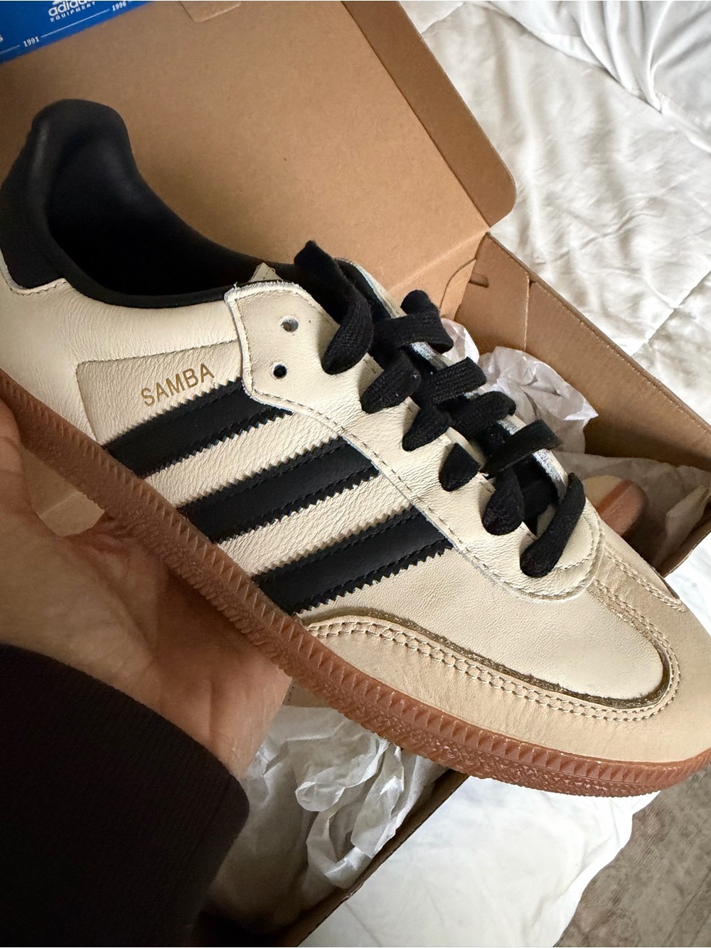 Adidas Samba Men’s Classic Cream and Black Shoes - Picture 5 of 8
